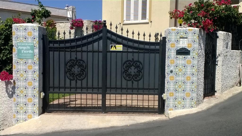 Bed And Breakfast Angolo Fiorito Civitavecchia Exterior photo